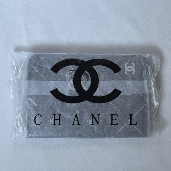 NewChanel VIP Passport Holder Black and Silver - Picture 8 of 9